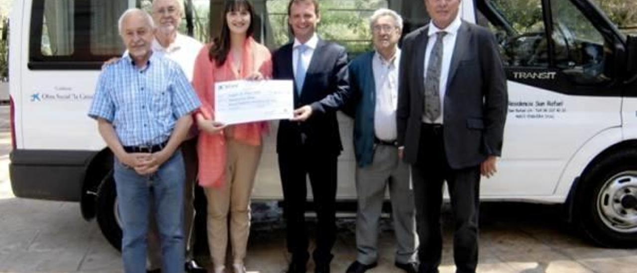 La Residencia San Rafael adapta su vehículo con una rampa