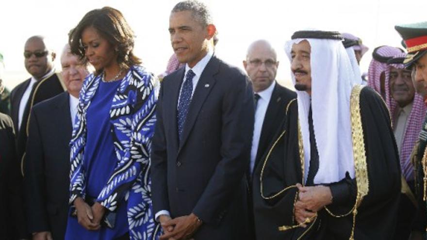 Críticas a Michelle Obama por no llevar velo en Arabia Saudí