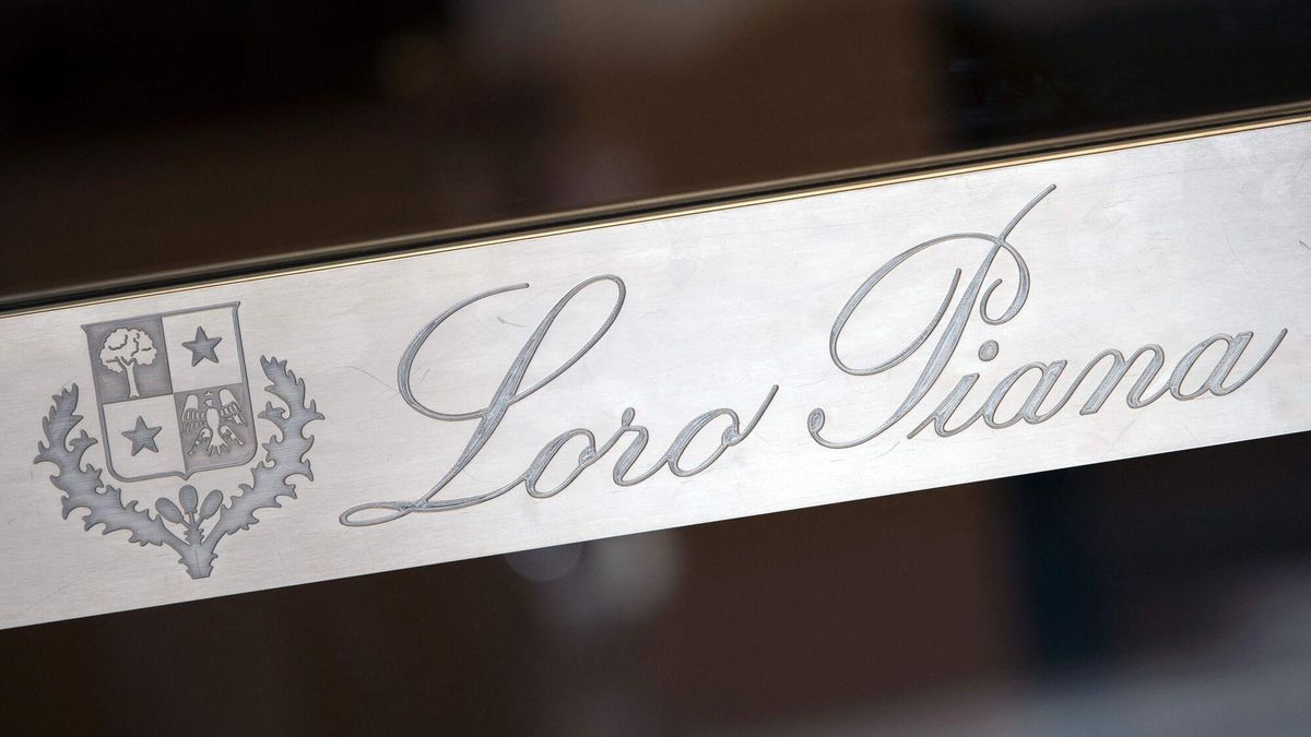 Escaparate de una tienda del exclusivo grupo italiano de 'prêt-à-porter' Loro Piana.