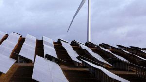 Iberdrola blindarà el funcionament de les seves plantes solars amb drons i robots