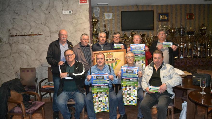 El Atlético Andalucía en la presentación del cartel del partido ante el Betis.