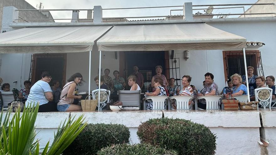 &#039;Ho recordava la més vella del poble’, la iniciativa de Clásicas y Modernas al Poble Nou de Benitatxell per a recuperar la memòria oral de les dones
