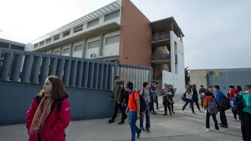 Salida de alumnos del IES Mutxamel en imagen de archivo.