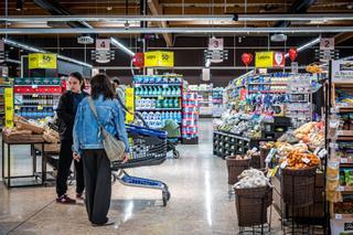 El consumo vuelve a caer tras el respiro de Semana Santa