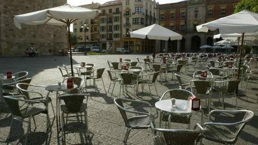 Plaza Mayor con el Ayuntamiento al fondo Foto L.O.Z.