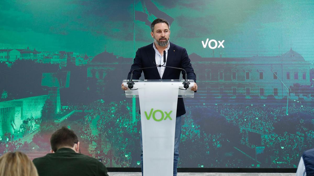 El líder de Vox, Santiago Abascal, durante una rueda de prensa en la sede de su partido.