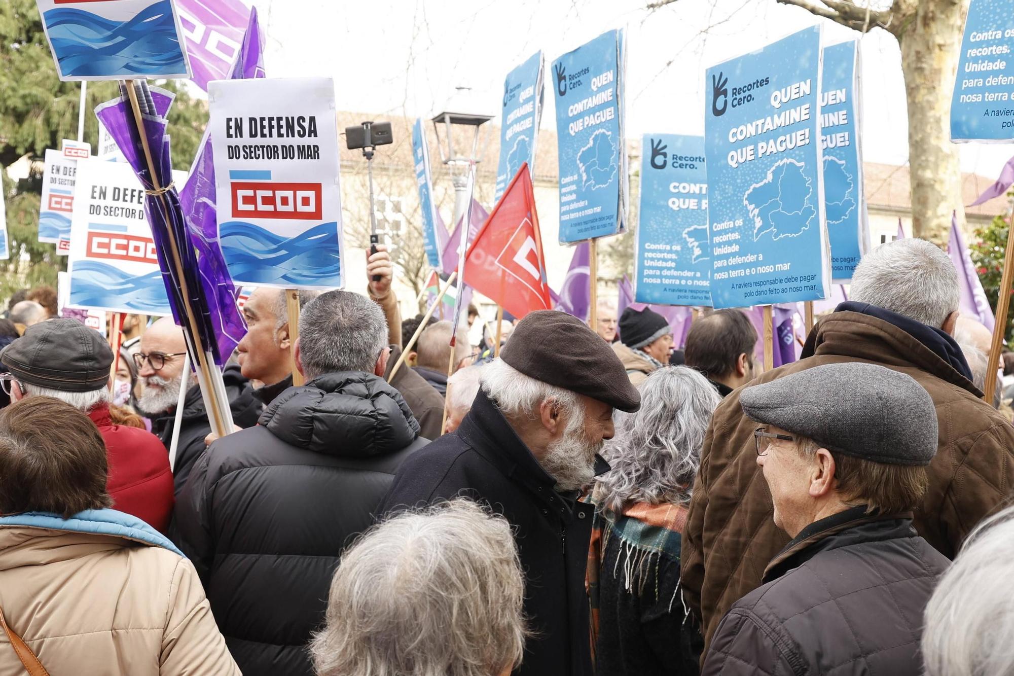 Manifestación en Santiago "en defensa do mar" y contra la gestión del vertido de pélets en Galicia