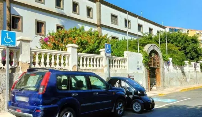Las asociaciones salen de Nuestra Señora de Fátima para la rehabilitación del edificio