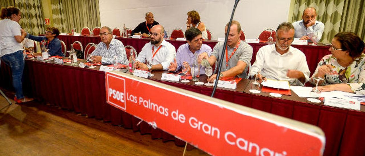 Tenerife llega al congreso regional del PSOE con intención de plantar batalla