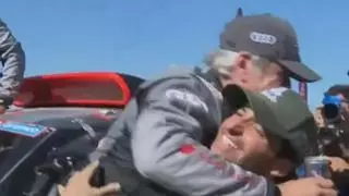 El emocionante reencuentro de Carlos Sainz y su hijo