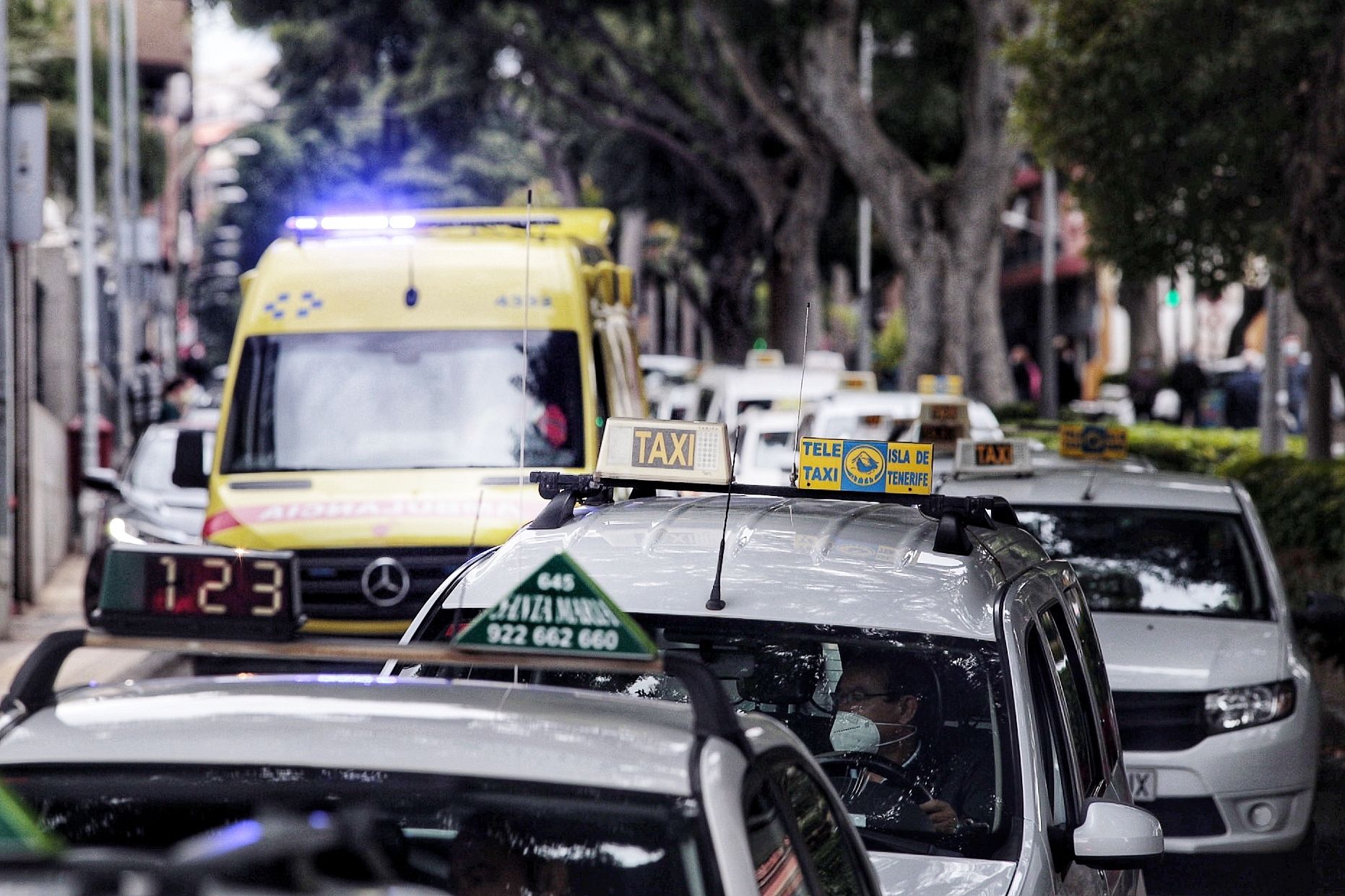 Caravana de taxis en Santa Cruz de Tenerife