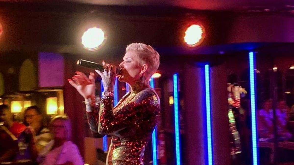 Melanie Müller im Bolero: Die Sängerin rettete einem Mann das Leben.