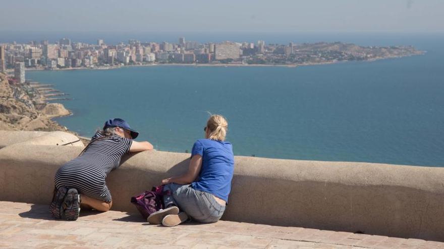 Los hoteles de Alicante cierran 2017 con una ocupación media del 75%, un 4% más