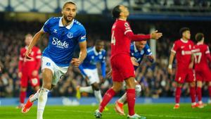 Calvert-Lewin celebrando el gol de la sentencia ante el Liverpool