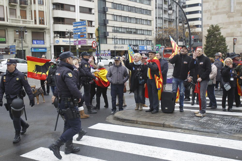 Concentración de entidades derechistas en València