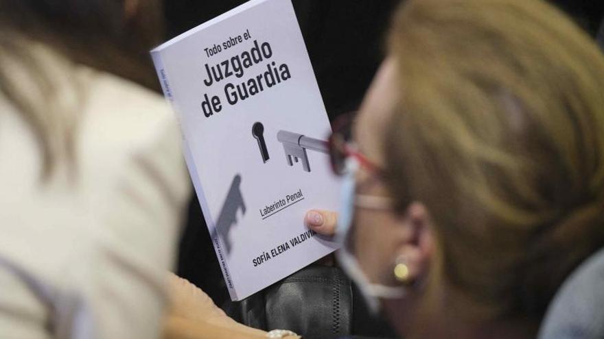 Presentación del libro ‘Todo sobre el Juzgado de Guardia’ de la jueza Sofía Elena Valdivia