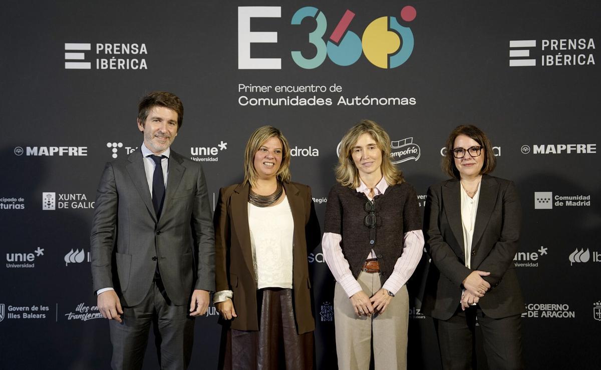 Sergi Guillot, director general de Prensa Ibérica, Gimena Llamedo, vicepresidenta del Principado de Asturias; Ainhoa Moll, directora editorial de Prensa Ibérica, y Ángeles Rivero, directora general de Prensa Ibérica en Asturias