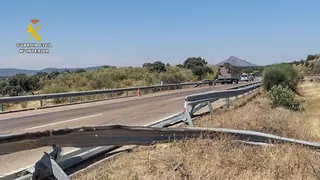 Herido un camionero en un accidente en Villamesías, que ha obligado a cortar la A-5