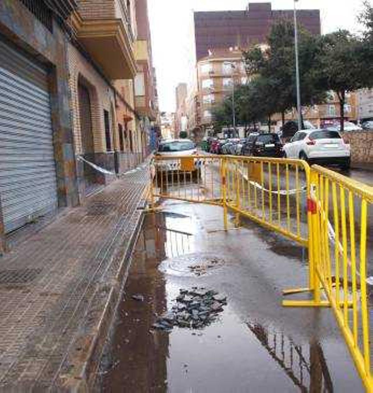 Las rachas de viento de hasta 109 km/h causan destrozos en la provincia
