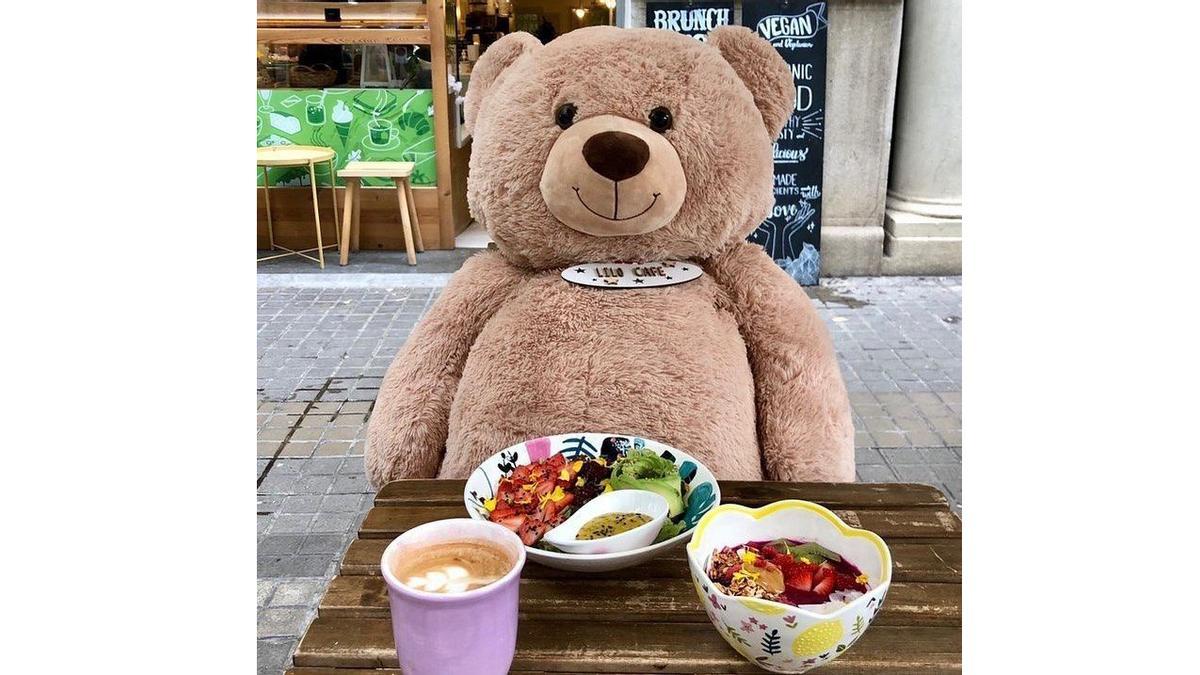 En Lilo Coffee tienen peluches gigantes.