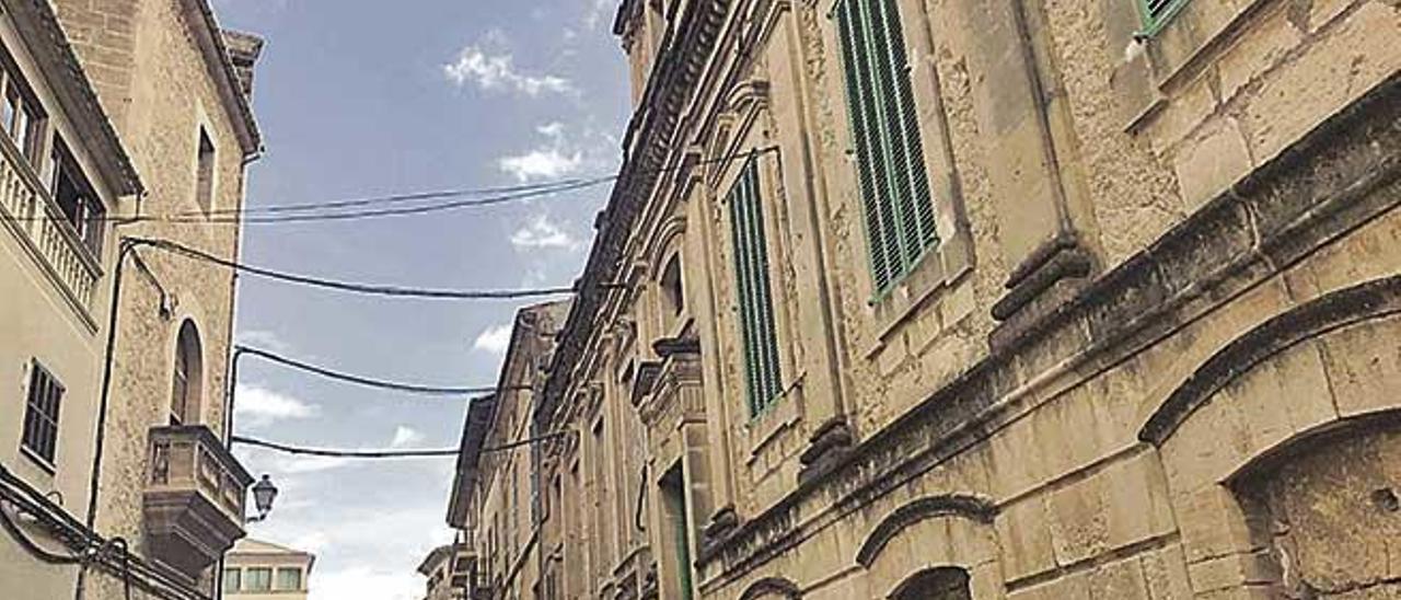 Aspecto actual del Centre Catòlic, en la parte del emblemático edificio que acogió el añorado teatro.