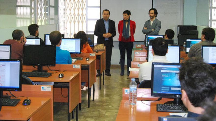 José Luis Ruiz Espejo y Marta Rueda en el curso de ayer.