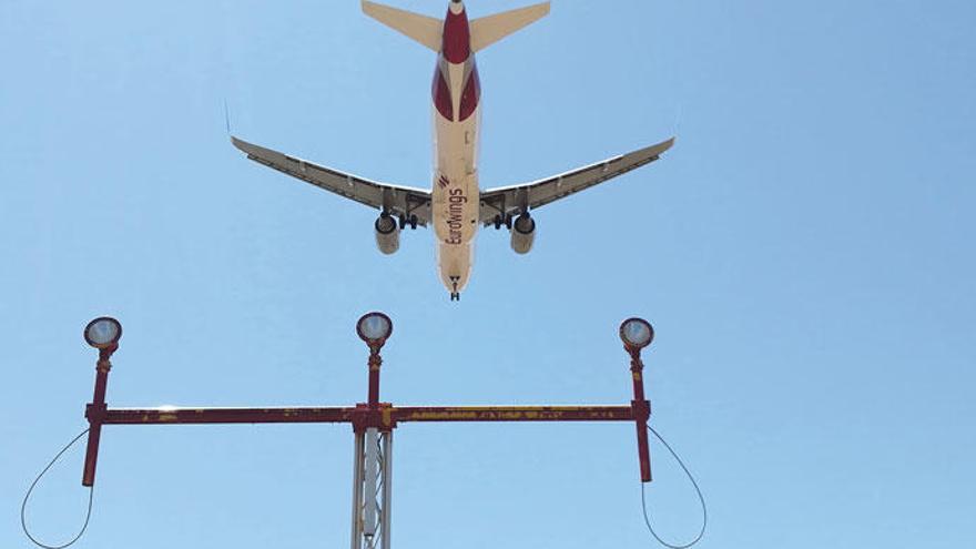 Landeanflug auf den Sant Joan in Palma.