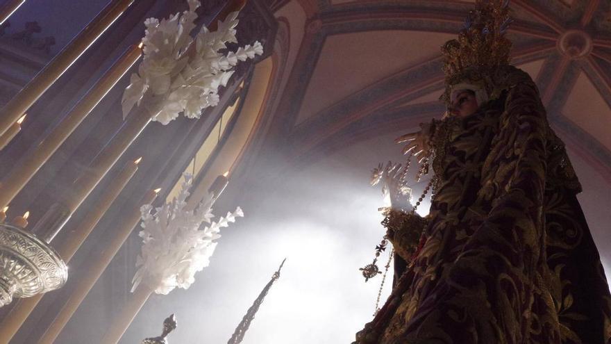 Imágenes de la procesión de la Virgen de la Trinidad Coronada
