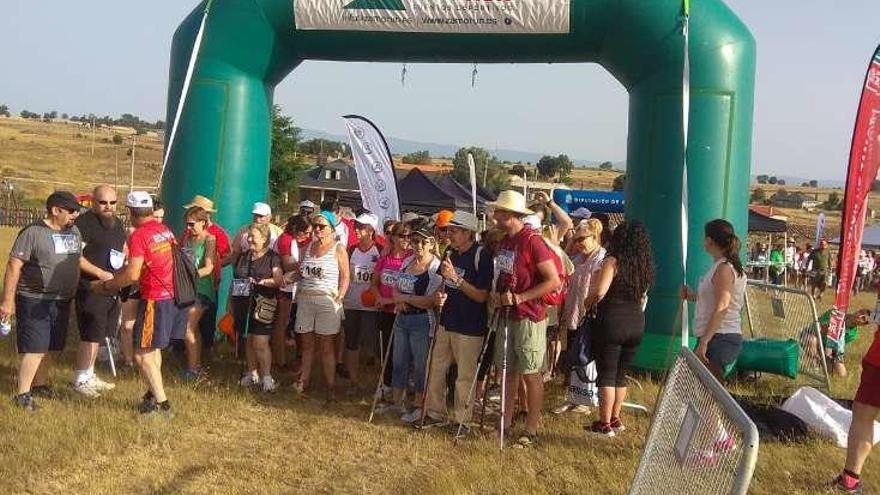 Más de 300 participantes en la I marcha Sierra de la Culebra de Villanueva de Valrojo