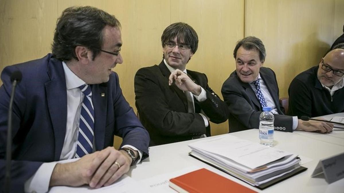 Josep Rull, Carles Puigdemont, Artur Mas y Lluís Corominas en la ejecutiva de Convergència