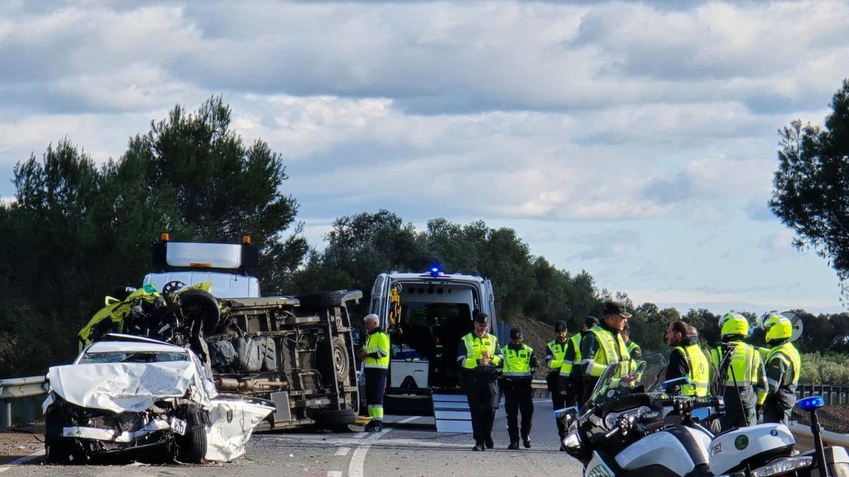 Vídeo | Grave accidente de tráfico al colisionar una ambulancia y un turismo en Badajoz