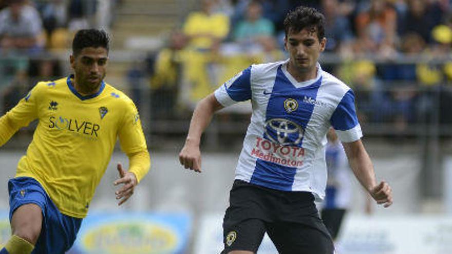 Álex Muñoz durante el partido Cádiz-Hércules de la temporada pasada