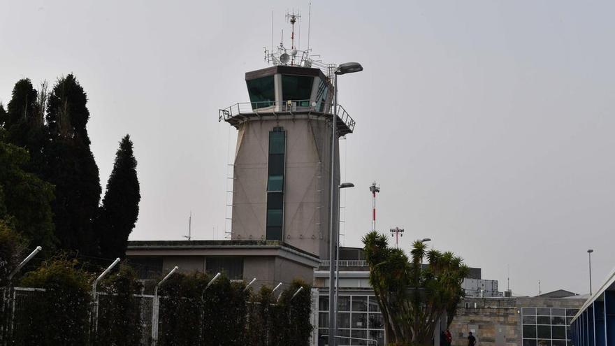 El aeropuerto de A Coruña opera con normalidad en el cuarto día de huelga de controladores aéreos