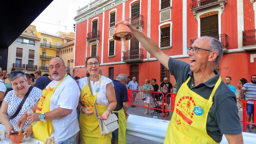 Las fotos del encuentro para elaborar &#039;allioli&#039; en las fiestas de Vila-real