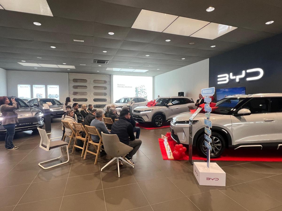 Presentació dels nous models al concessionari Quadis BYD a Fornells