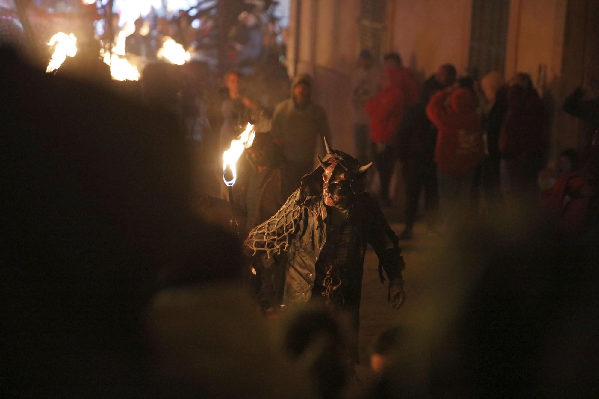 Feuerlauf zu Santa Àgueda auf Mallorca: So feierten die dimonis von Sencelles