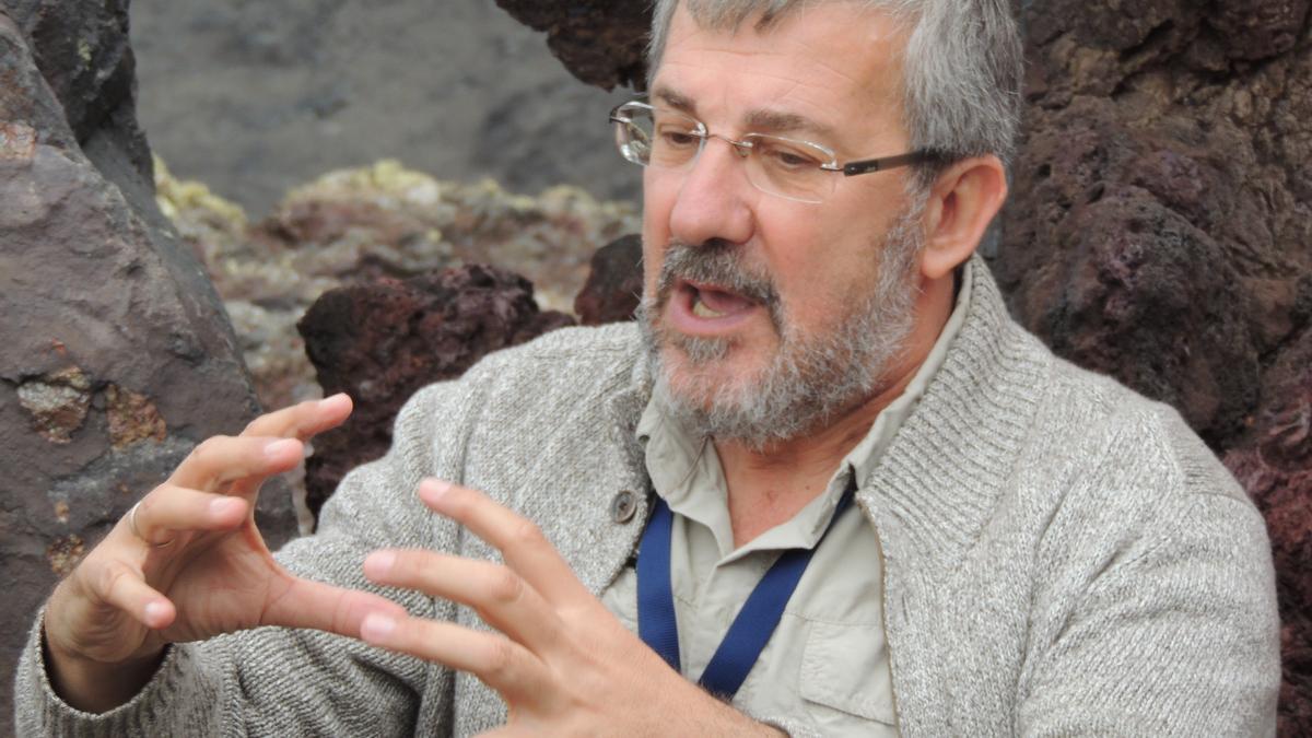 El catedrático de Geología de la Universidad de Las Palmas de Gran Canaria, José Mangas.