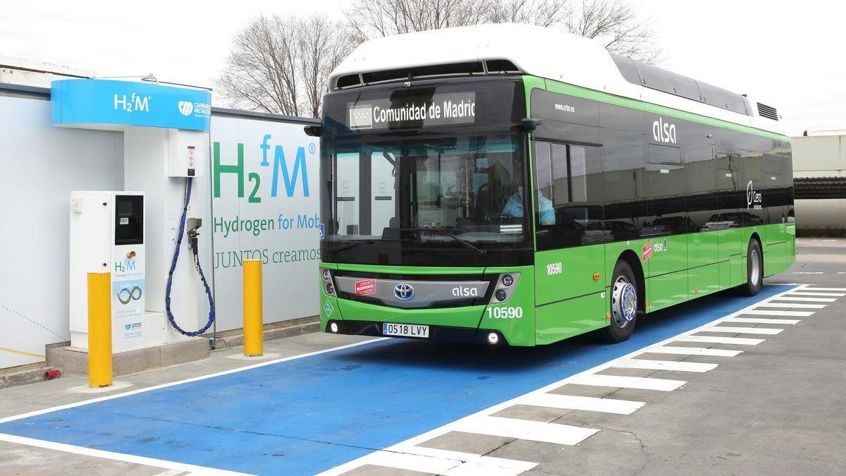 Alsa pone en marcha el primer autobús de hidrógeno que operará en España de forma permanente.