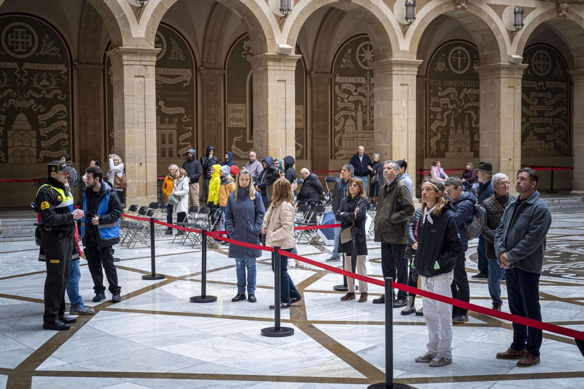 Montserrat concentra habitualment molts visitants i per això necessita un pla d'autoprotecció