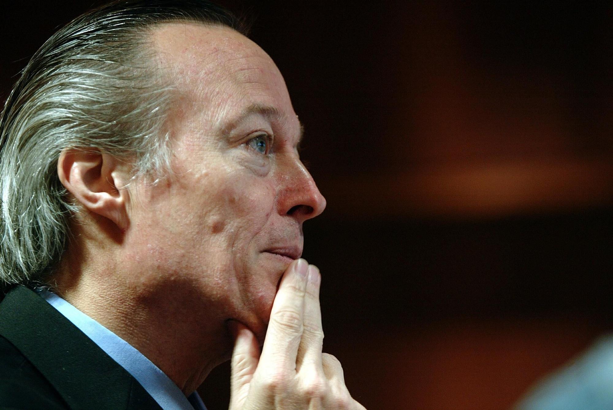 Josep Piqué, en una entrevista en 2003 tras pasar de la cartera de Exteriores a Ciencia. DAVID CASTRO