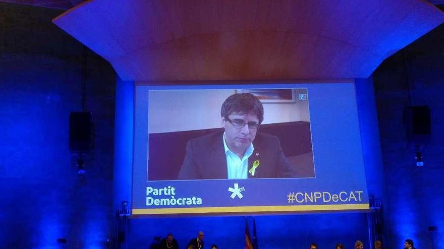 Puigdemont interviene desde Bruselas ante el consejo nacional del PDeCAT.
