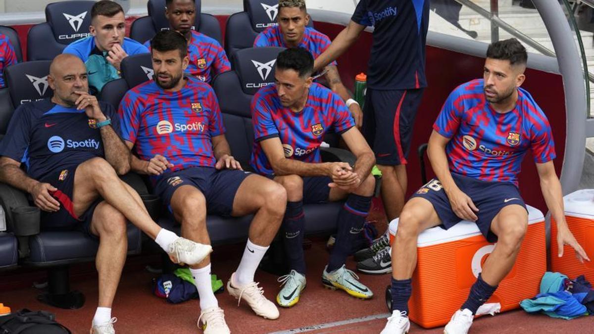 Piqué, Busquets y Alba, suplentes en el Barça-Elche de la Liga 22-23.