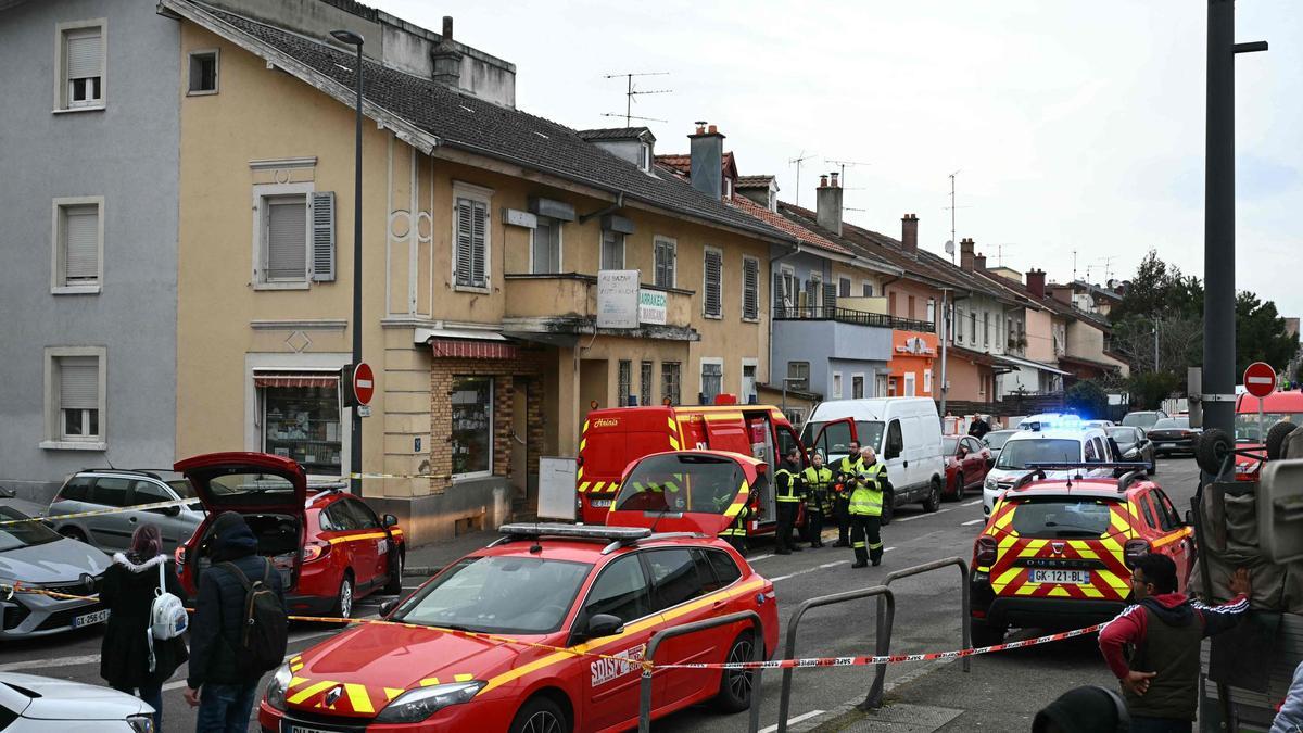 Un muerto y dos policías heridos por ataque con cuchillo en el este de Francia