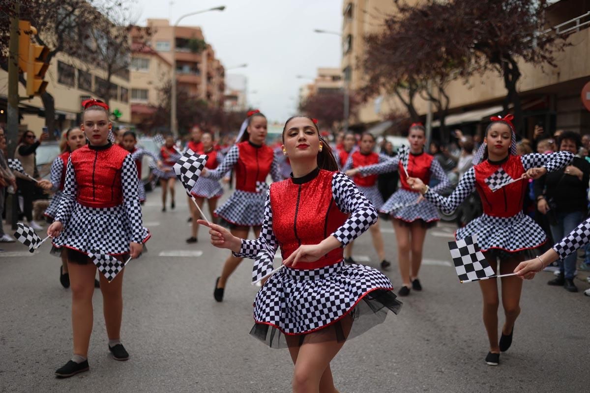 Búscate en las imágenes de la rúa de Carnaval de Ibiza
