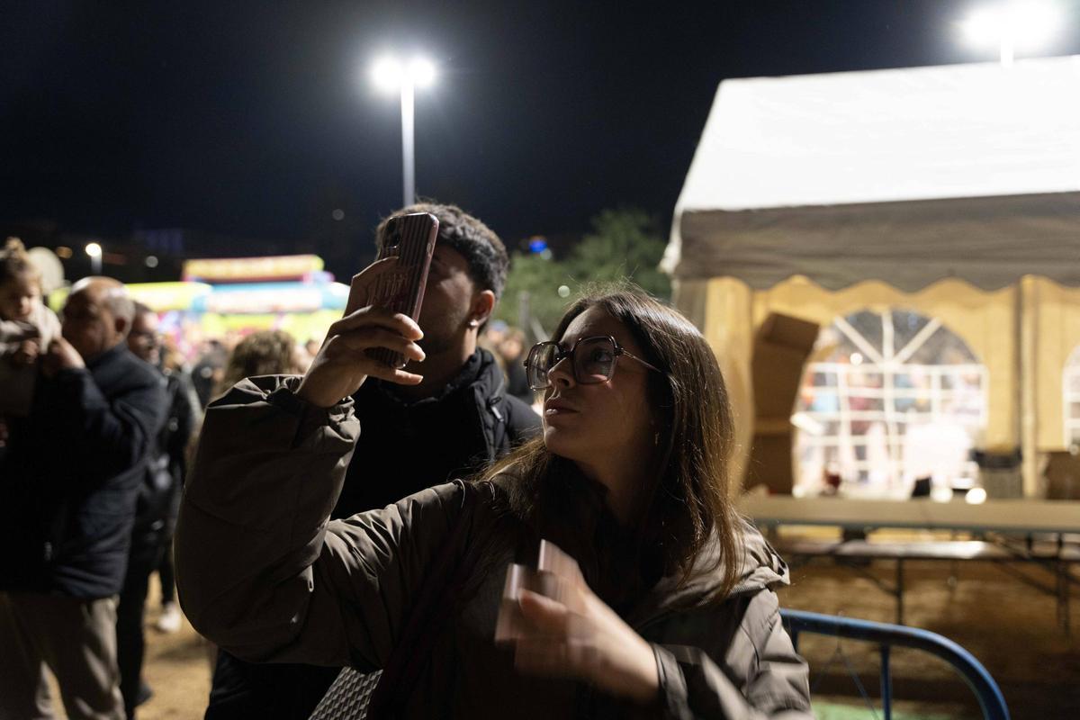 Fotogalería | Badajoz se vuelca un año más con la Noche de los Deseos a orillas del Guadiana