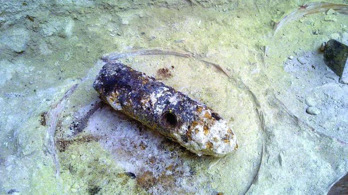 Imagen de archivo de una bomba encontrada en Almudín hace unos años.