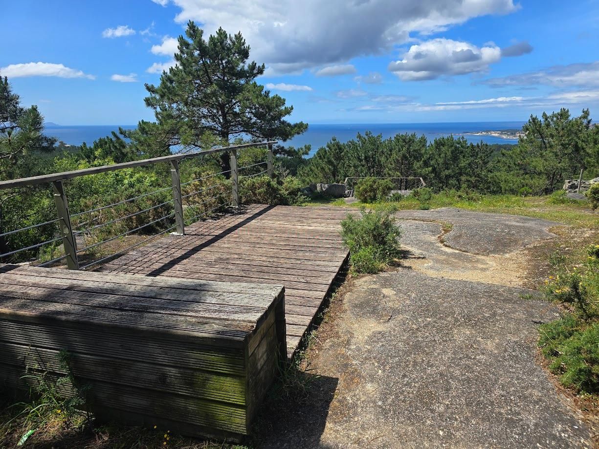 Aspecto que presenta el mirador de Con da Hedra, en San Vicente de O Grove.