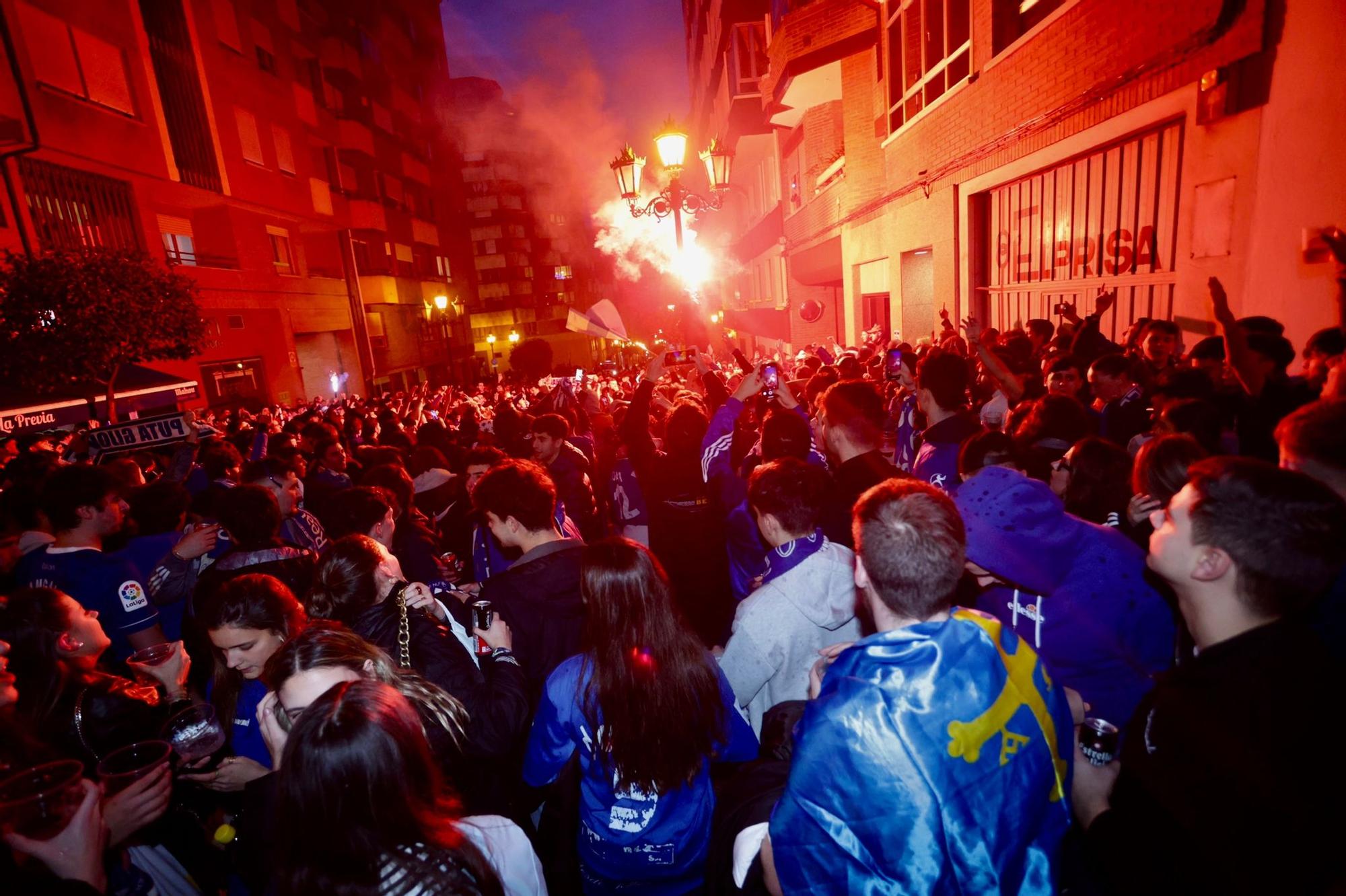 Las aficiones del Oviedo y el Sporting calientan motores antes del derbi