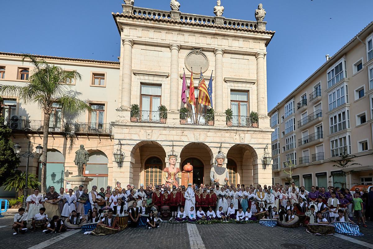 La fiesta del Coprus Cristi celebrada en las calles del centro histórico de Gandia