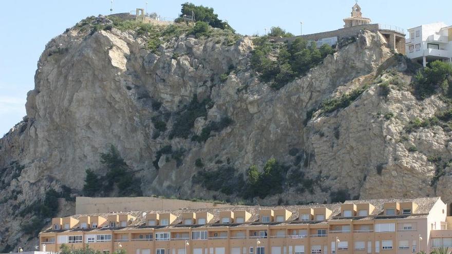 Benidorm estabilizará los taludes de La Cala para evitar desprendimientos